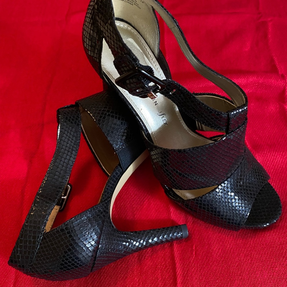 Anne Klein Black Pump Heels Size 8 1/2